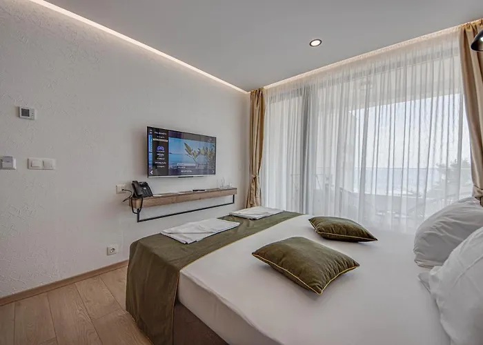 Olive Созополь